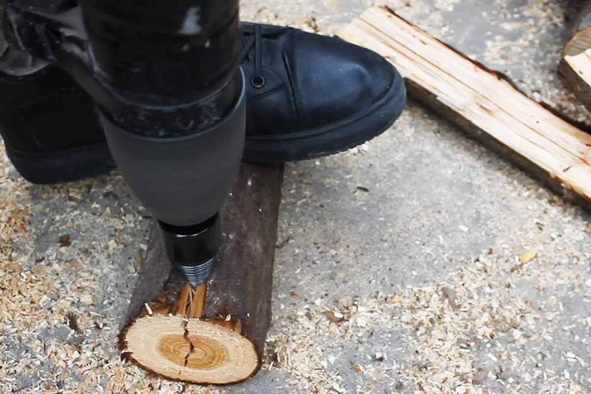 Fendage de bois mise en stère